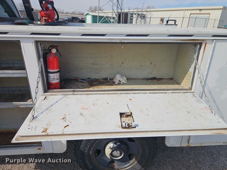 image for item DZ4308 2007 Ford F250 Super Duty utility bed pickup truck