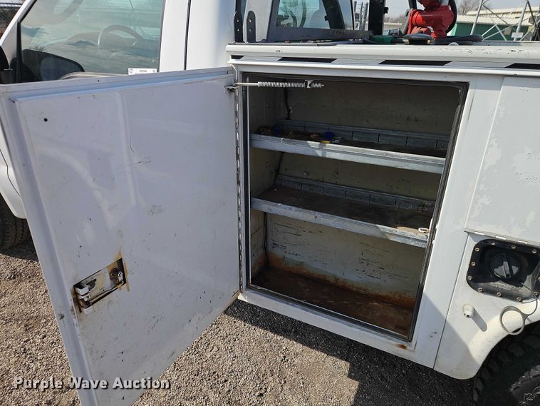 image for item DZ4308 2007 Ford F250 Super Duty utility bed pickup truck