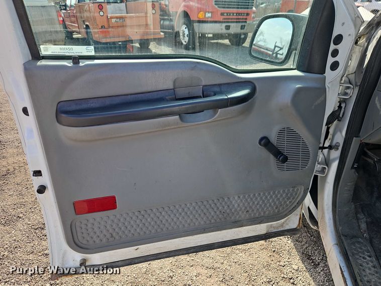 image for item DZ4308 2007 Ford F250 Super Duty utility bed pickup truck