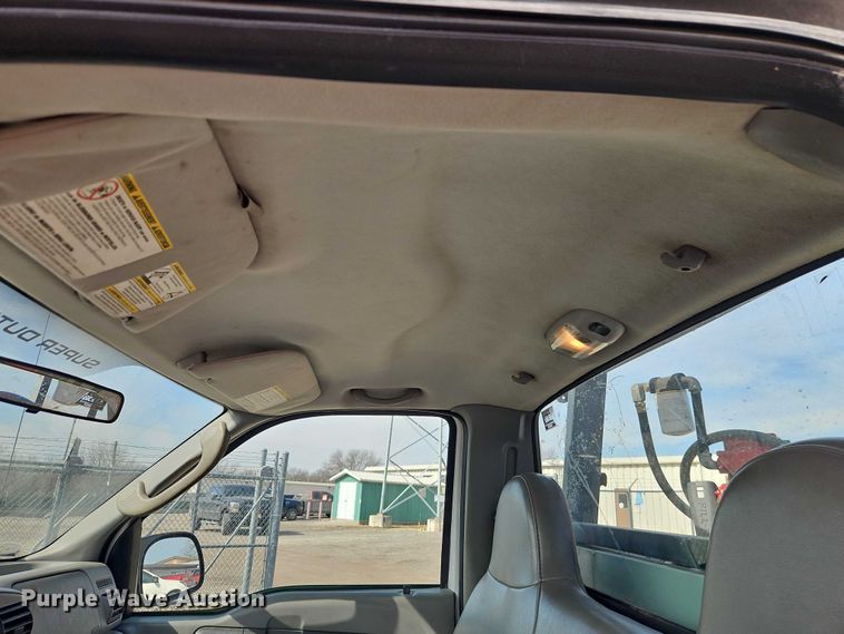 image for item DZ4308 2007 Ford F250 Super Duty utility bed pickup truck