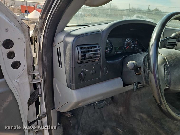 image for item DZ4308 2007 Ford F250 Super Duty utility bed pickup truck