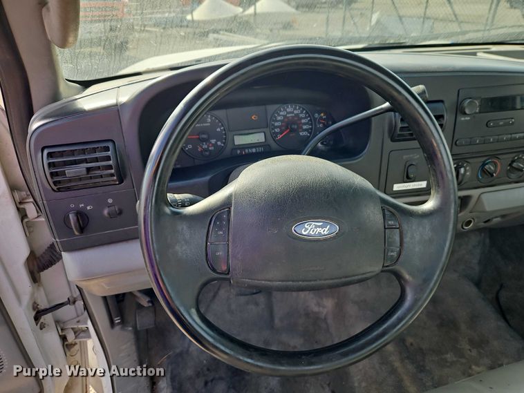 image for item DZ4308 2007 Ford F250 Super Duty utility bed pickup truck