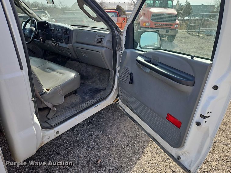 image for item DZ4308 2007 Ford F250 Super Duty utility bed pickup truck