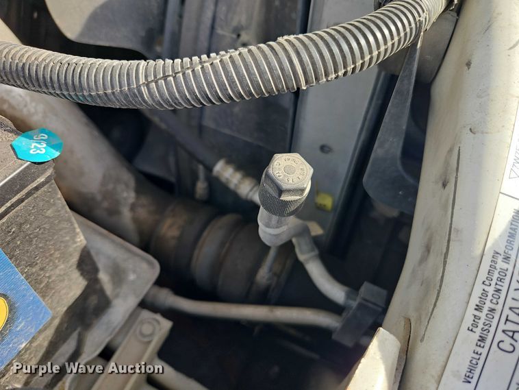 image for item DZ4308 2007 Ford F250 Super Duty utility bed pickup truck