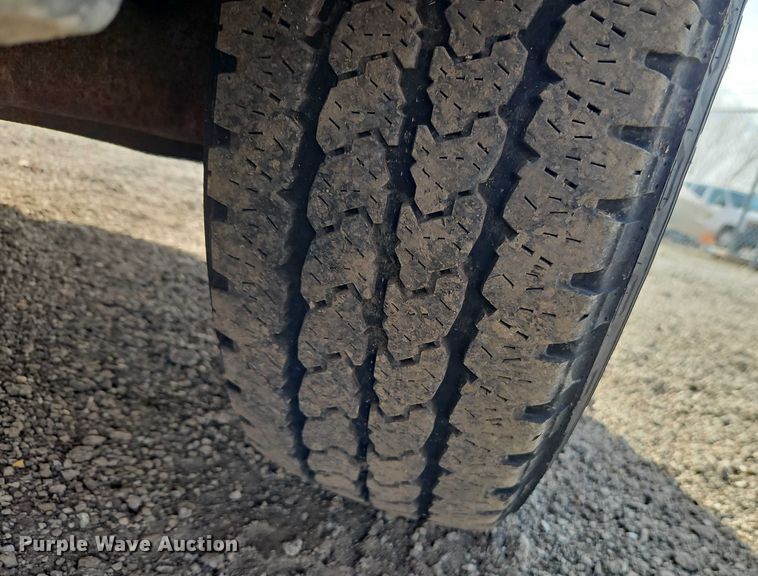 image for item DZ4308 2007 Ford F250 Super Duty utility bed pickup truck