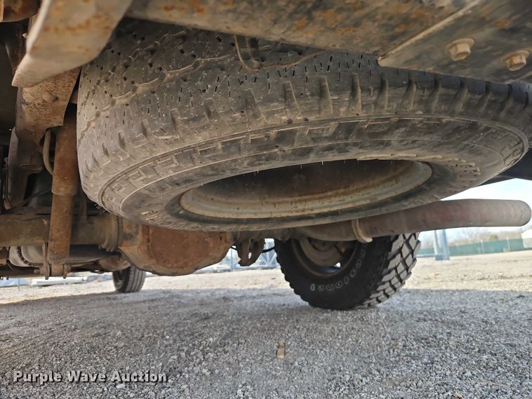 image for item DZ4308 2007 Ford F250 Super Duty utility bed pickup truck