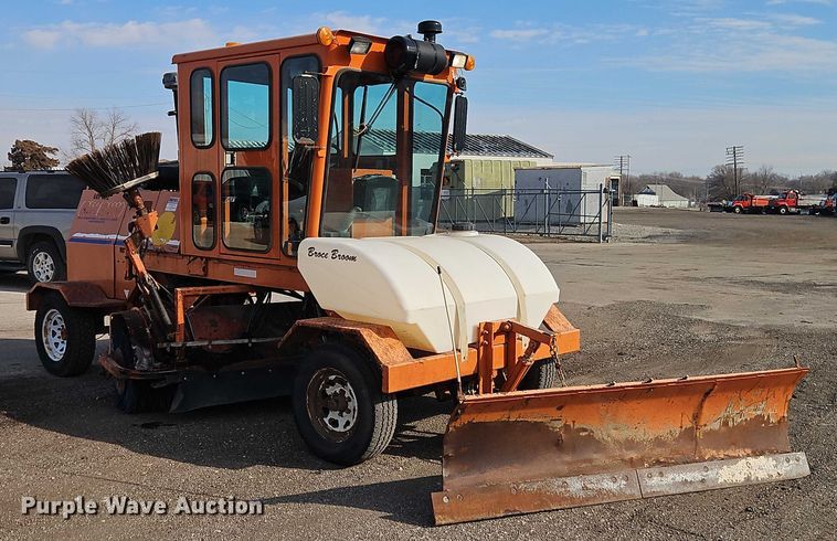 image for item DZ4309 2012 Broce Broom RCT 350 broom