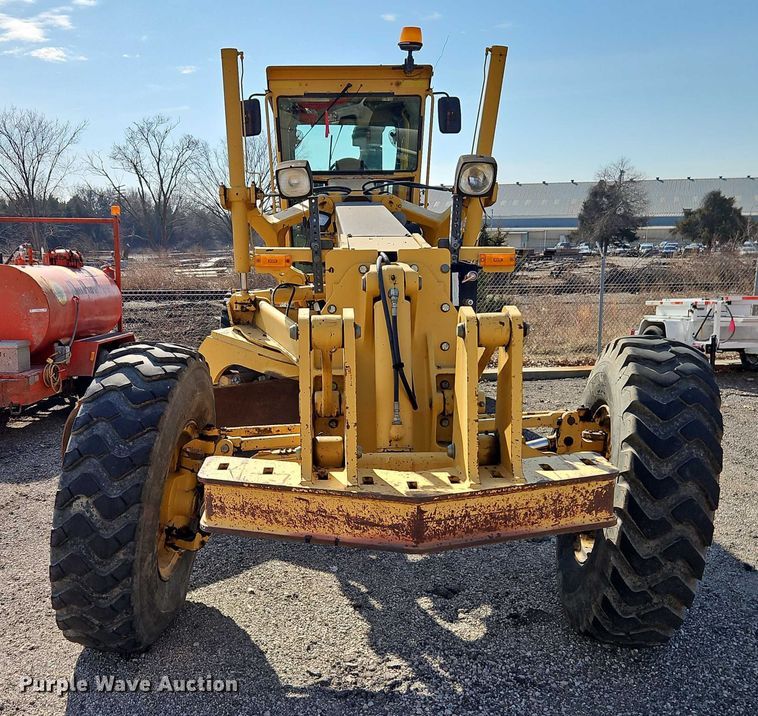 image for item DZ4310 2000 John Deere 770CH motor grader