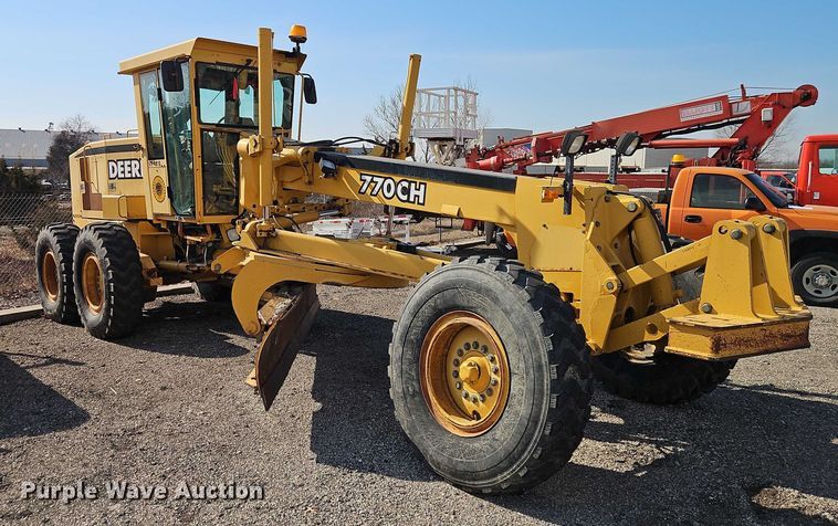 image for item DZ4310 2000 John Deere 770CH motor grader
