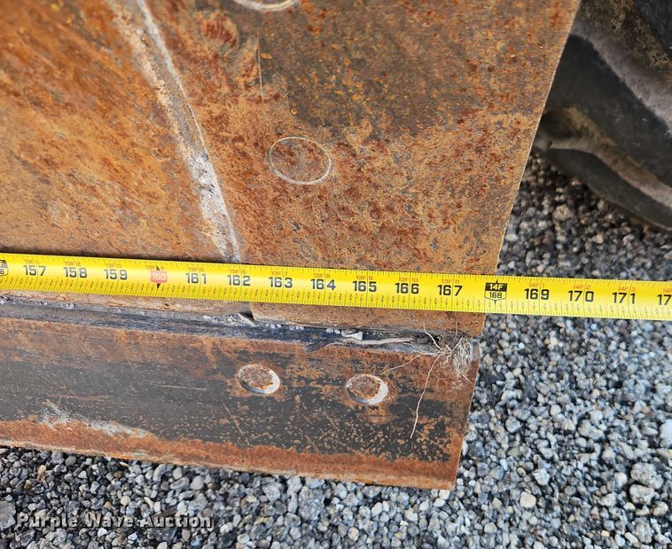 image for item DZ4310 2000 John Deere 770CH motor grader