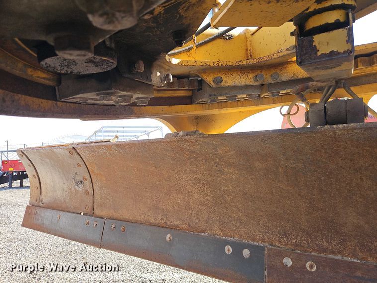 image for item DZ4310 2000 John Deere 770CH motor grader