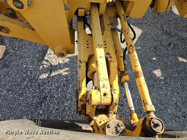 image for item DZ4310 2000 John Deere 770CH motor grader