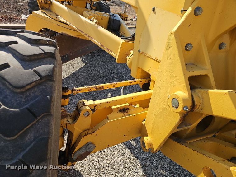 image for item DZ4310 2000 John Deere 770CH motor grader