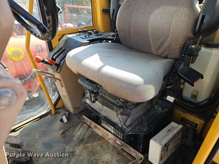 image for item DZ4310 2000 John Deere 770CH motor grader