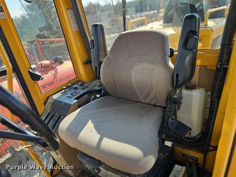 image for item DZ4310 2000 John Deere 770CH motor grader