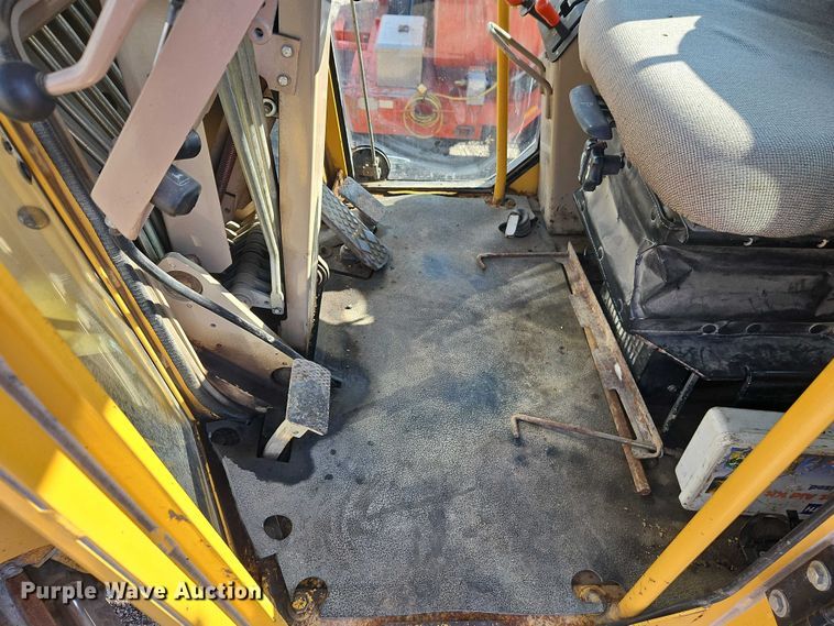 image for item DZ4310 2000 John Deere 770CH motor grader