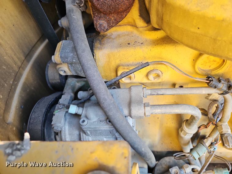 image for item DZ4310 2000 John Deere 770CH motor grader