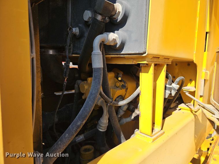 image for item DZ4310 2000 John Deere 770CH motor grader