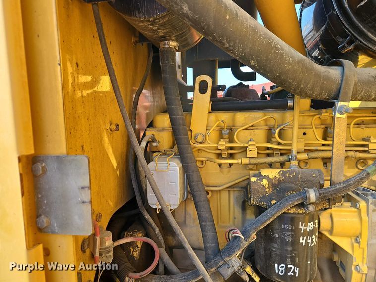 image for item DZ4310 2000 John Deere 770CH motor grader