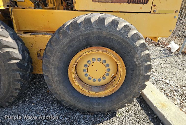 image for item DZ4310 2000 John Deere 770CH motor grader