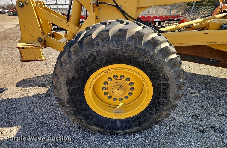 image for item DZ4310 2000 John Deere 770CH motor grader