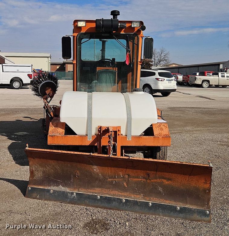 image for item DZ4312 2009 Broce Broom RJ350 broom