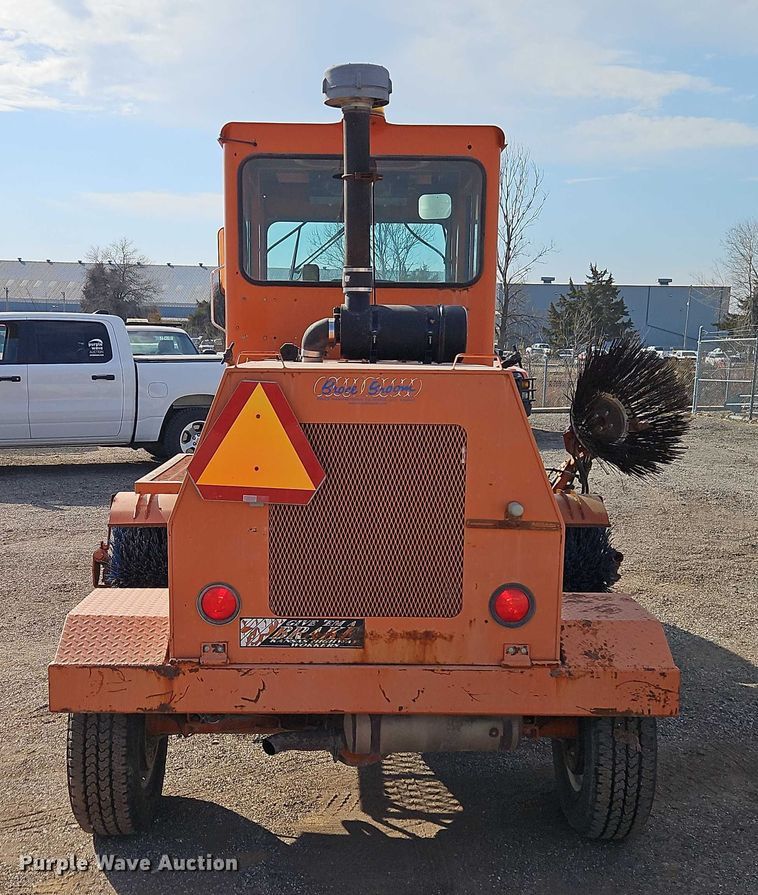 image for item DZ4312 2009 Broce Broom RJ350 broom