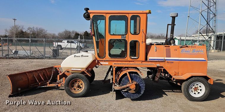 image for item DZ4312 2009 Broce Broom RJ350 broom