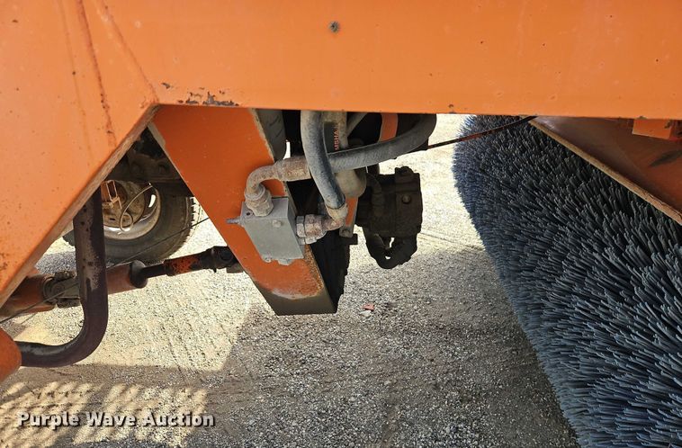 image for item DZ4312 2009 Broce Broom RJ350 broom