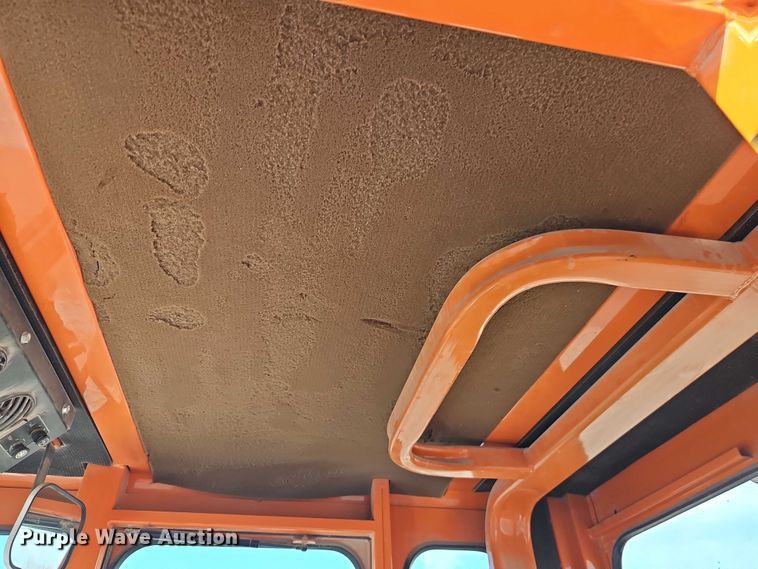 image for item DZ4312 2009 Broce Broom RJ350 broom