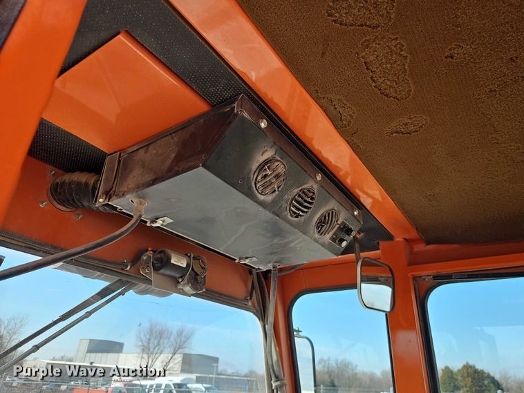 image for item DZ4312 2009 Broce Broom RJ350 broom