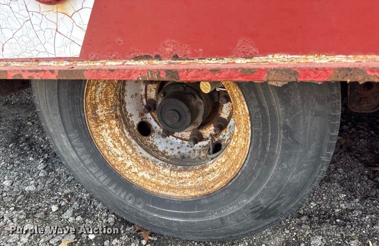 image for item DZ4313 2004 Landoll 345C tilt deck equipment trailer