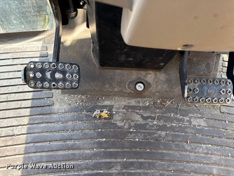 image for item DZ4314 John Deere 6415 tractor