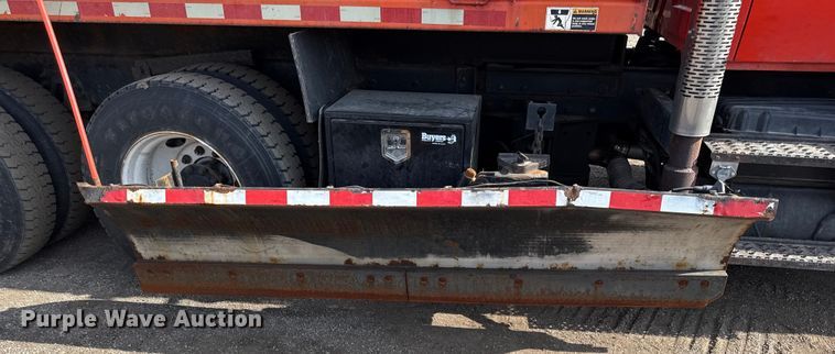 image for item DZ4315 2007 International 7400 dump truck