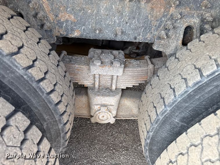 image for item DZ4315 2007 International 7400 dump truck