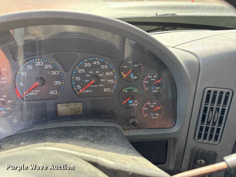 image for item DZ4315 2007 International 7400 dump truck