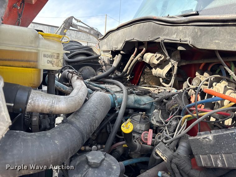 image for item DZ4315 2007 International 7400 dump truck