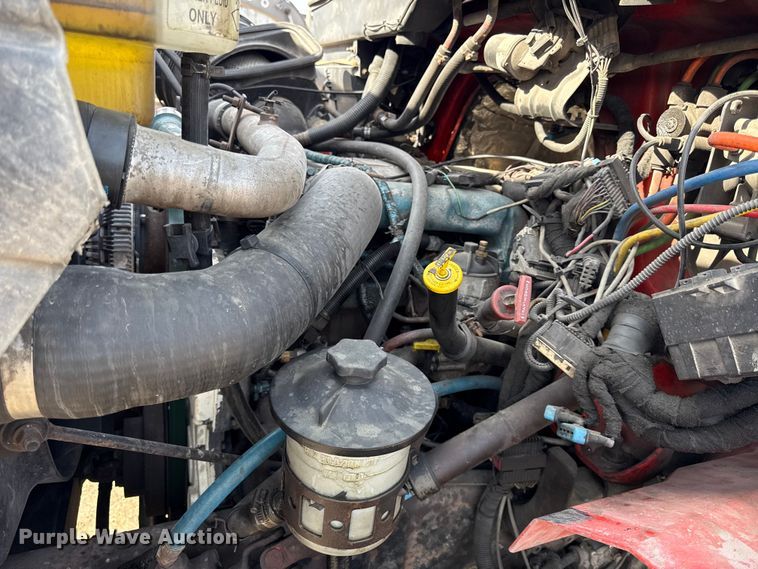 image for item DZ4315 2007 International 7400 dump truck