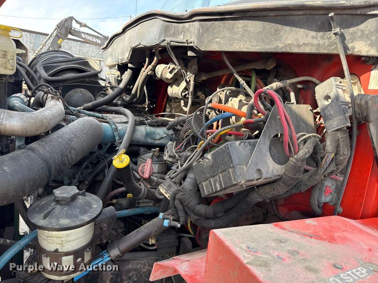 image for item DZ4315 2007 International 7400 dump truck