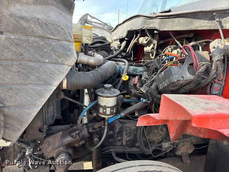 image for item DZ4315 2007 International 7400 dump truck