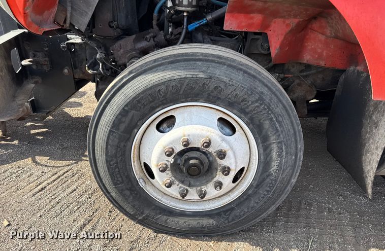 image for item DZ4315 2007 International 7400 dump truck