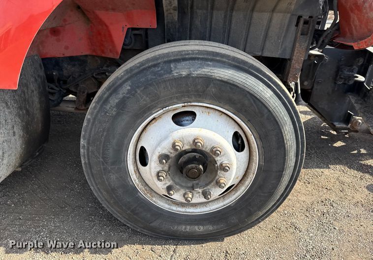 image for item DZ4315 2007 International 7400 dump truck