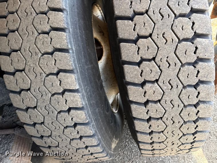 image for item DZ4315 2007 International 7400 dump truck