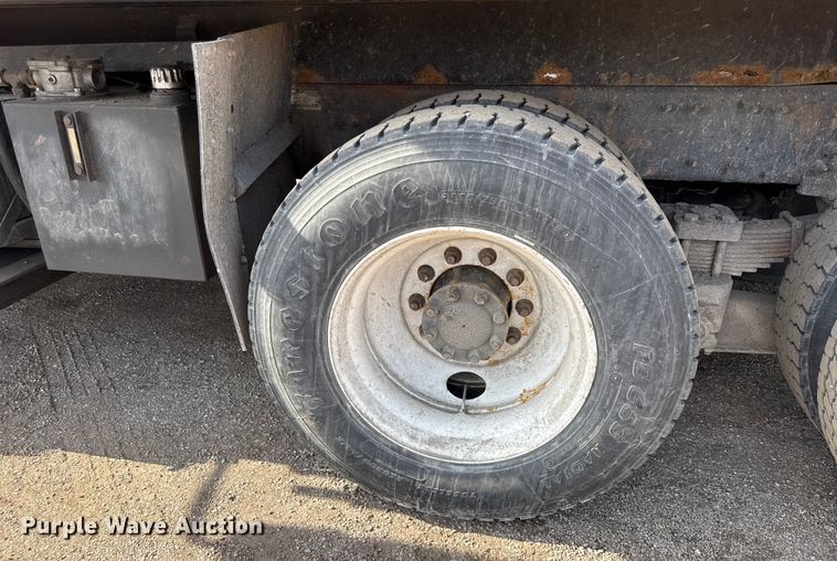 image for item DZ4315 2007 International 7400 dump truck