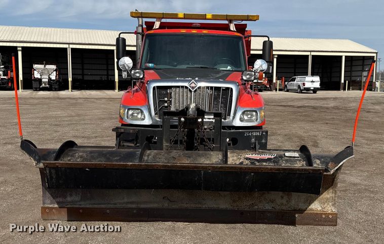 image for item DZ4316 2007 International 7400 dump truck