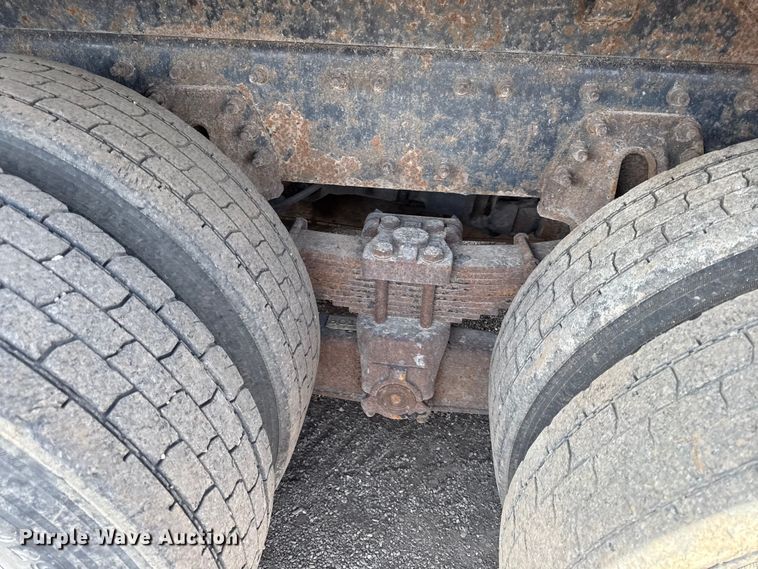 image for item DZ4316 2007 International 7400 dump truck