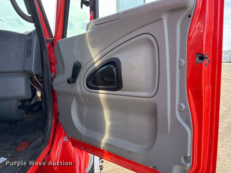 image for item DZ4316 2007 International 7400 dump truck