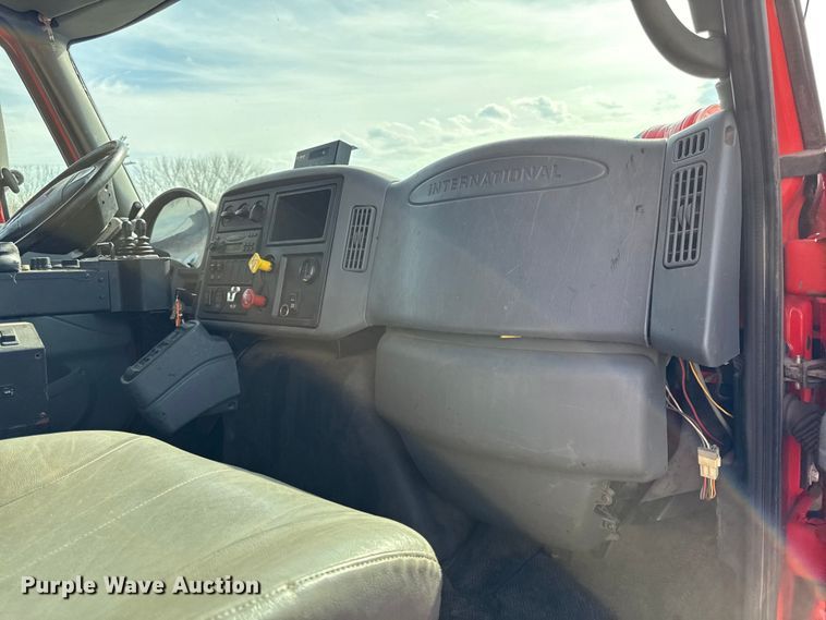 image for item DZ4316 2007 International 7400 dump truck