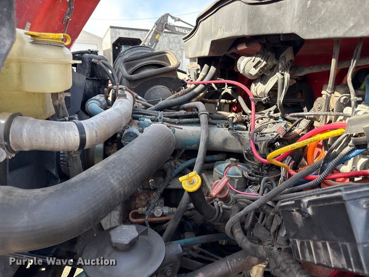 image for item DZ4316 2007 International 7400 dump truck