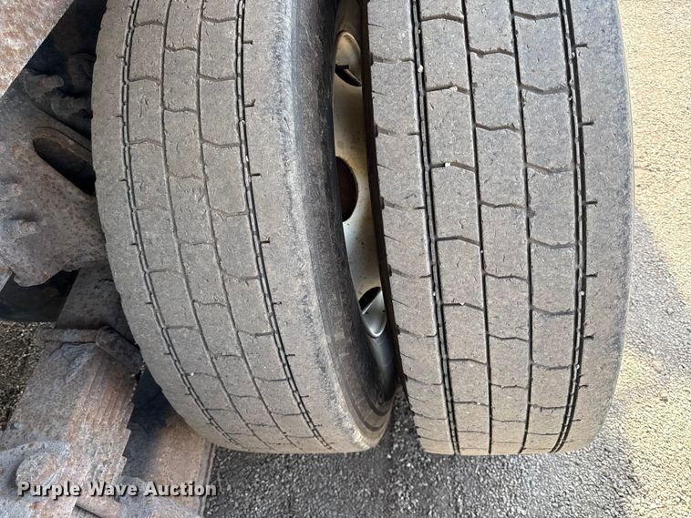 image for item DZ4316 2007 International 7400 dump truck